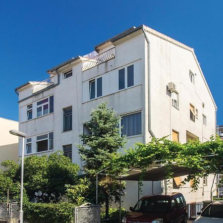 Amazing Apartment In Split With Kitchen Exteriör bild